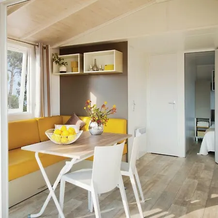 Holiday home Huisje Zarah Westerland